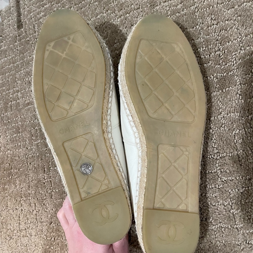 CHANEL Cream Espadrilles with Iconic CC Logo - Picture 7 of 7
